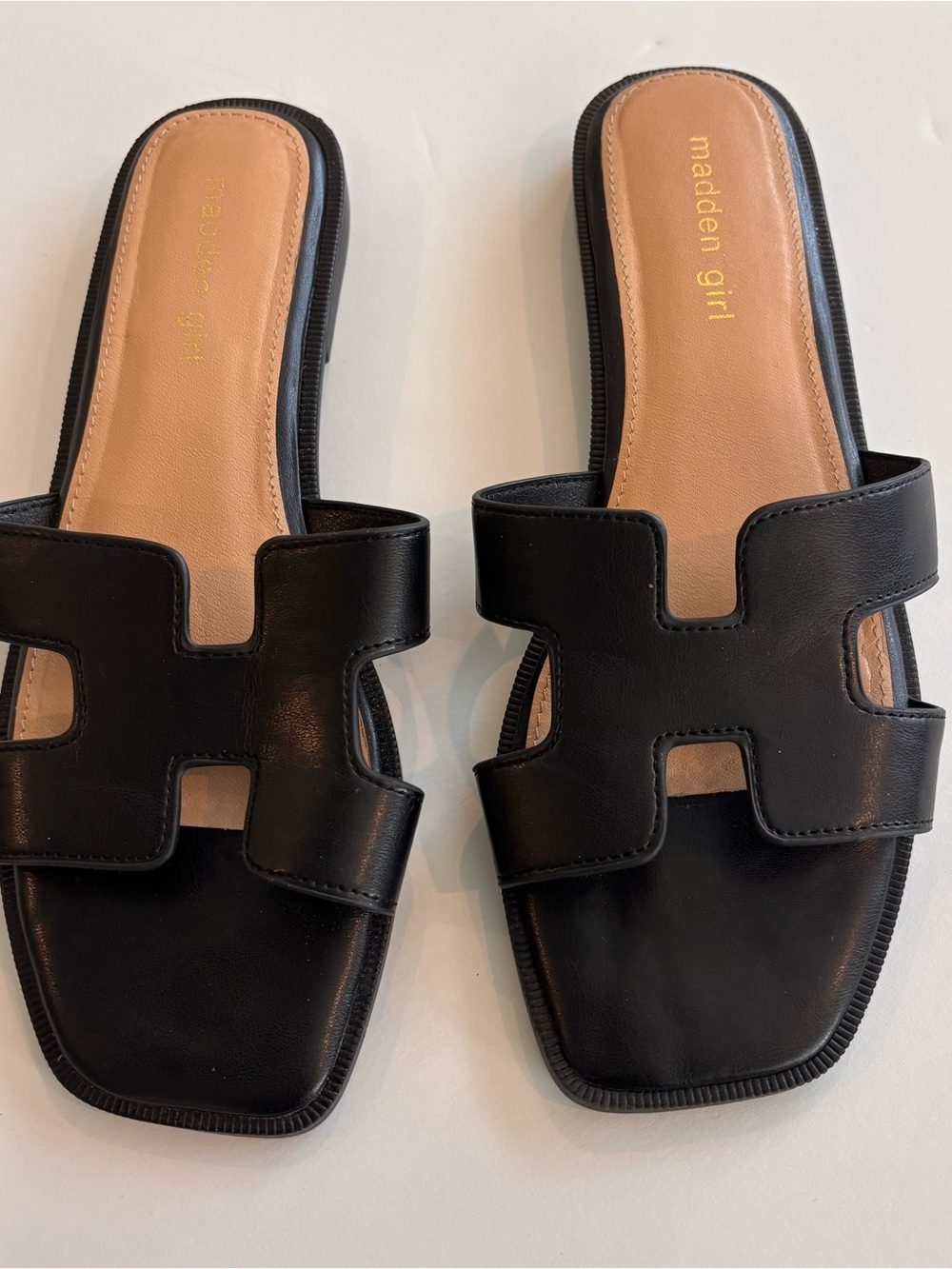 Madden Girl Black Cutout Slide Sandals 8.5
